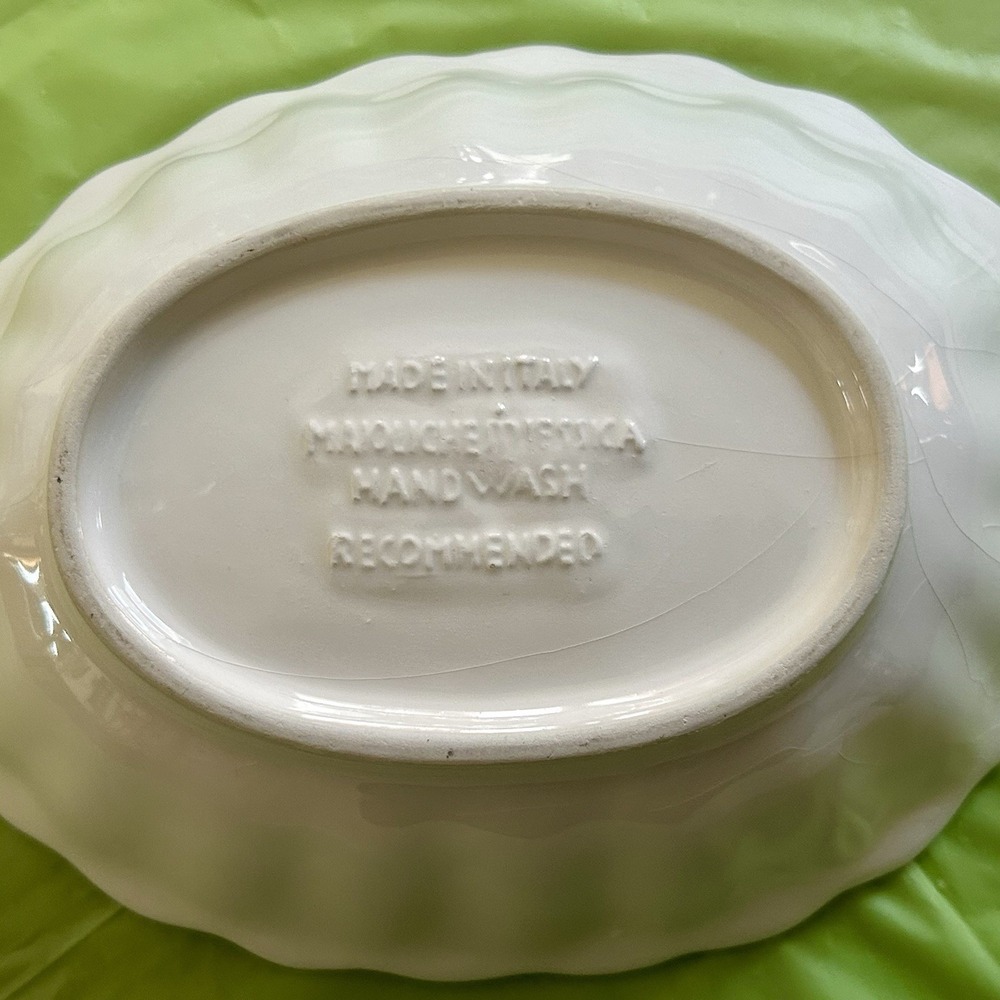 Vintage Majoliche Jessica Scalloped Serving Bowl White Medium 9" Made in Italy - Picture 3 of 9